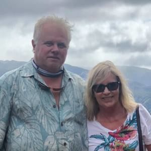 Meet your Posher, Debi